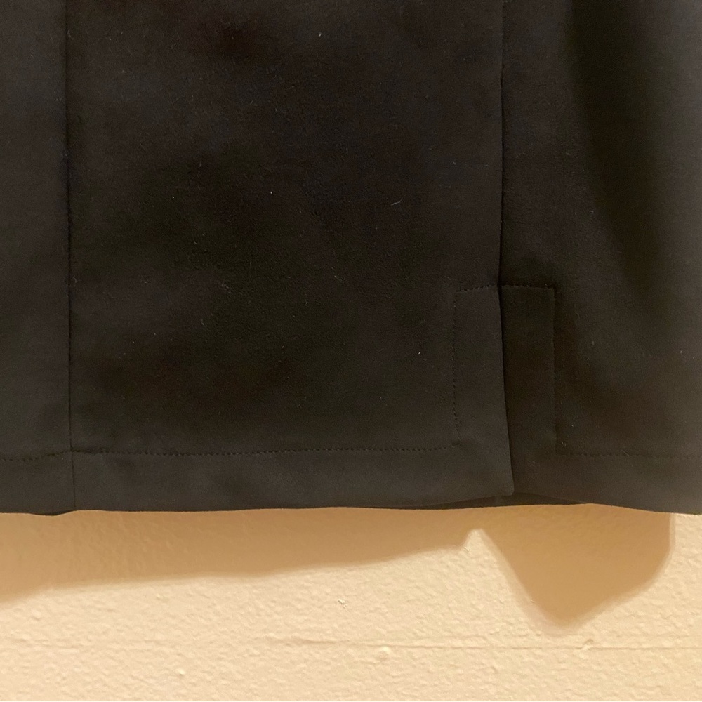 Women’s black mini skirt (IRIS)